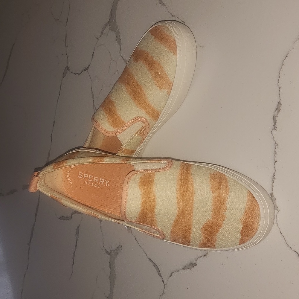 NEW Flats Sperry
